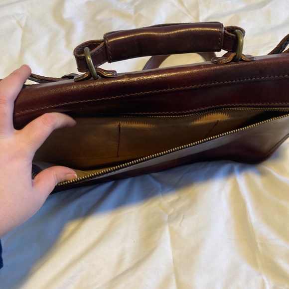 IMedici Italian Leather Briefcase - Picture 7 of 7
